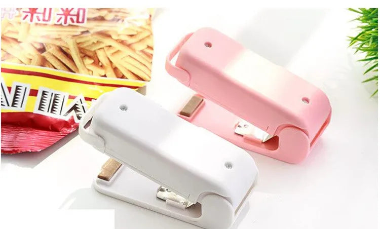 Mini Handheld Heat Sealer – Portable Food Bag Resealer for Airtight Storage (Battery Powered)