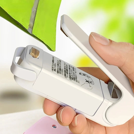 Mini Handheld Heat Sealer – Portable Food Bag Resealer for Airtight Storage (Battery Powered)